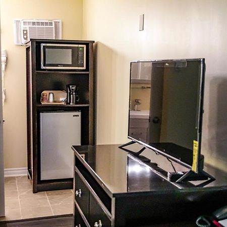 Skyland Motel Inn & Suites ハンツビル エクステリア 写真