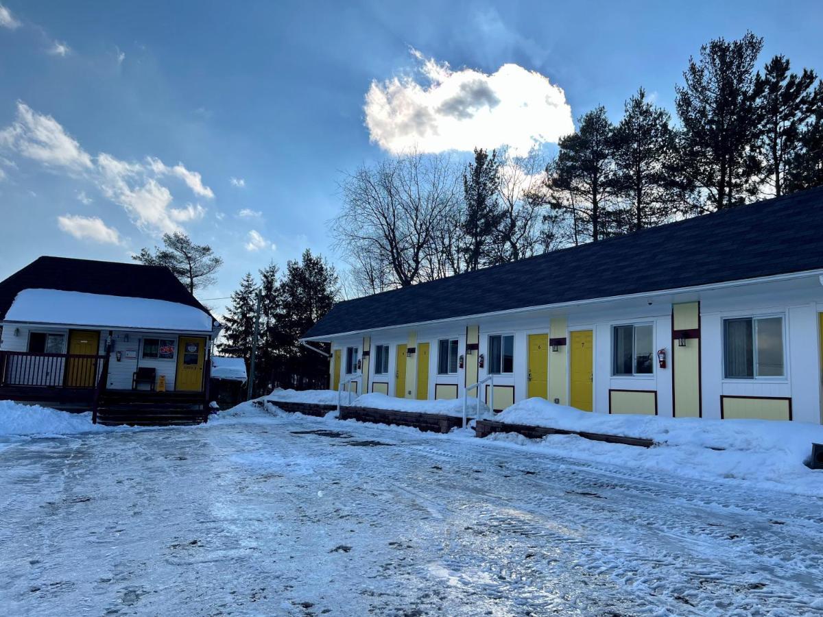 Skyland Motel Inn & Suites ハンツビル エクステリア 写真
